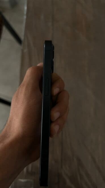 продаётся ноутбук запечатанный абсолютно новый привозной из америки: IPhone 13, Qara, Face ID — 4