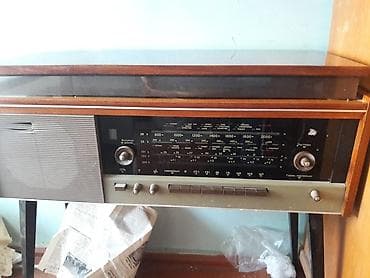 Antikvar radio. 1960-cı ilin radiosudu