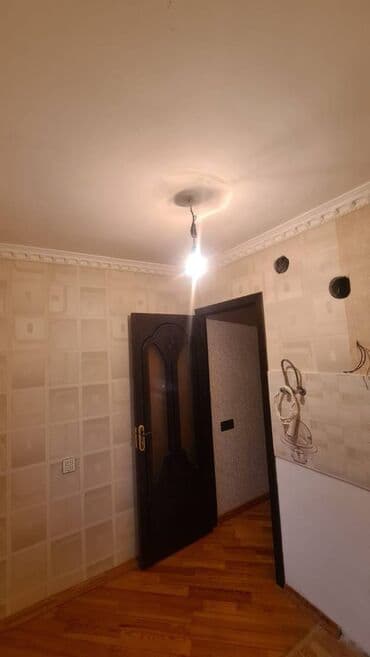 ucuz evler xirdalanda: Bakı, 2 otaqlı, Köhnə tikili, m. Xalqlar Dostluğu, 50 kv. m — 7