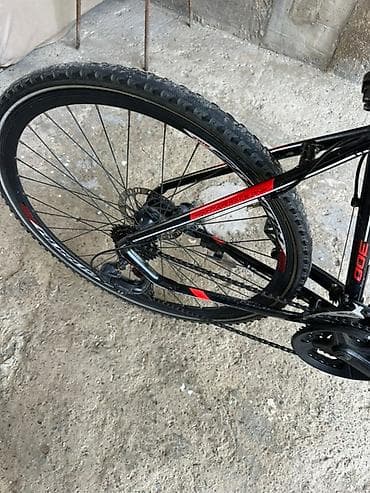 ucuz velosibet: Hirus velosipedi qara və qırmızı rəngdədir. Dağ velosipedi kimi — 2