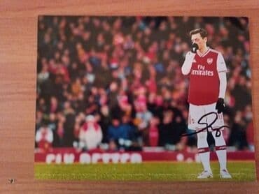 Vazalar: Mesut Özilin Arsenal Formasında İmzalı Şəkili Satılır Qiymət 30-35 — 1