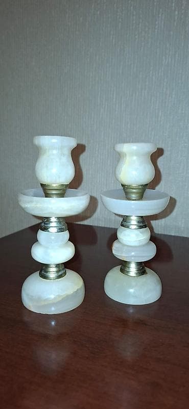 shamdan: Oniks daşından hazırlanmış cüt şamdan - Material: təbii oniks daş və — 2