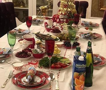 Boşqablar, rəng - Qırmızı