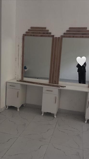 parca skaf: Satılır salon üçün mebel dəsti: 1 kreslo, 1 skamya, 1 jurnal masası — 7