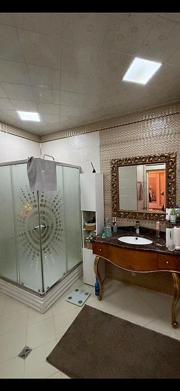 studio menziller: Genclikde IST petrolun yaninda Parkin yaninda Rosevillanin binasinda — 9