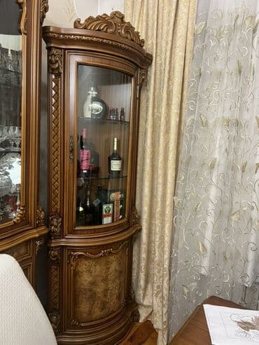 Dolab vitrinləri: Şüşəli dolab vitrini — 2