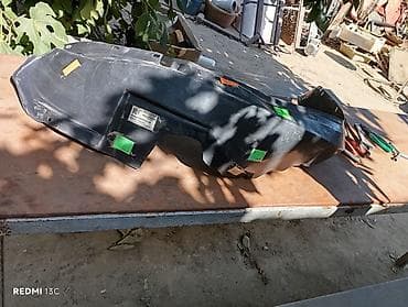 Mitsubishi Montero 2001–2002 sağ ön qanad içliyi (inner fender liner) — 1