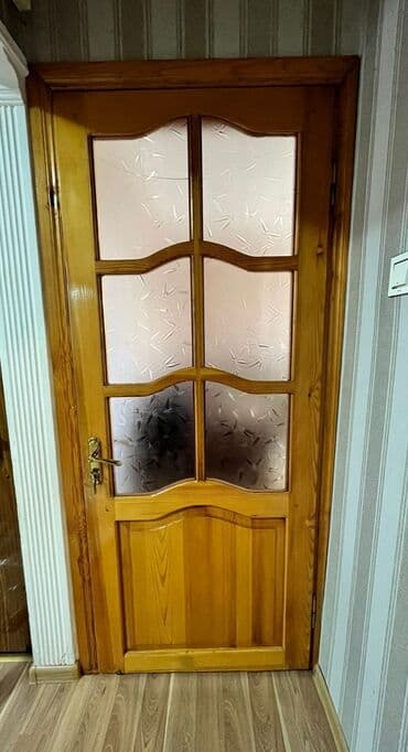 şpon qapılar: 6 ede qapıdı 5i şüşeli 1i şüşesiz hamısı bir yerde 100 manat Məhsul — 3