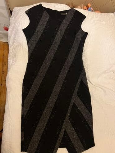 dəbli ziyafət geyimləri: Qara-boz zolaqlı qadın paltarı - Brend: Dolce & As - Model — 2