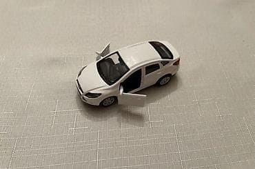 taxta oyuncaqlar: Ağ rəngli miniatür sedan oyuncaq avtomobil - Korpus: plastik, detallı — 5