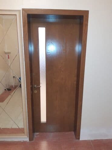 Tavan: Məhsul: Daxili otaq qapıları (taxta) Təsvir: - Klassik üslubda — 3