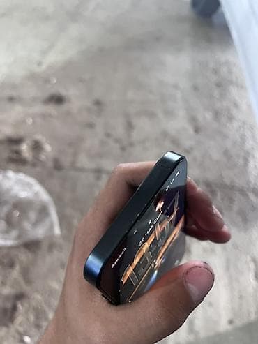 apl 13: IPhone 13, 256 GB, Midnight, Face ID, Simsiz şarj — 6