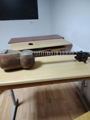 Digər musiqi alətləri: Balakənli Aydın tarıdır. Üz simlər yeni dəyişib. Real alıcıya endirim — 2