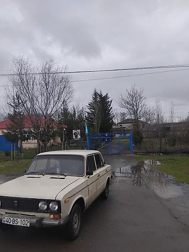 Motonəqliyyat: VAZ 2106 sedan - Kuzov: beşqapılı sedan, açıq bej rəng - Mühərrik — 6