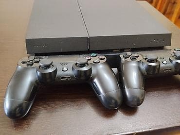playstation slim 5: PlayStation 4 (PS4) konsolu + 2 ədəd DualShock 4 oyun pultu — 3