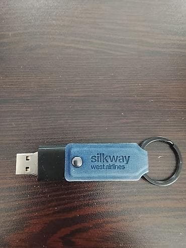 Silk Way West Airlines brendli USB flaş yaddaş və açarlıq - USB