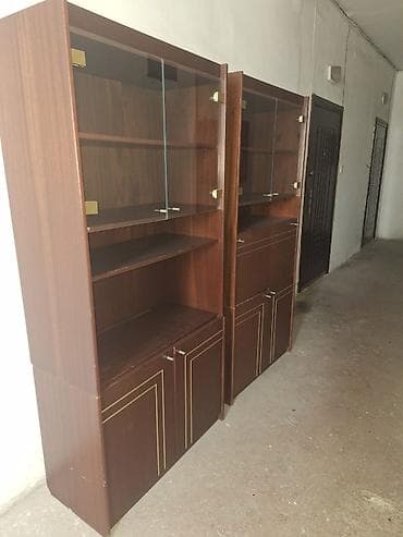 İki ədəd vitrin - Material: tünd qəhvəyi ağac teksturalı laminat -