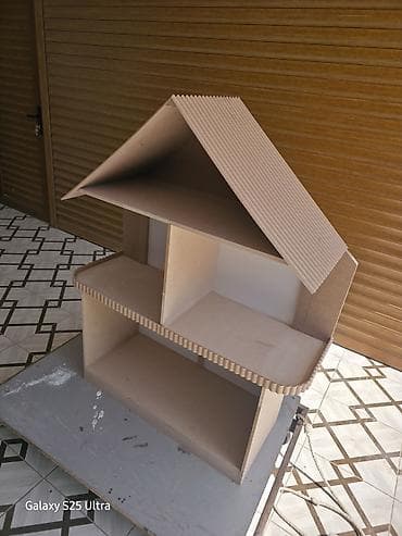 Quş evi – MDF materialdan - İki mərtəbəli konstruksiya, üstü üçbucaq