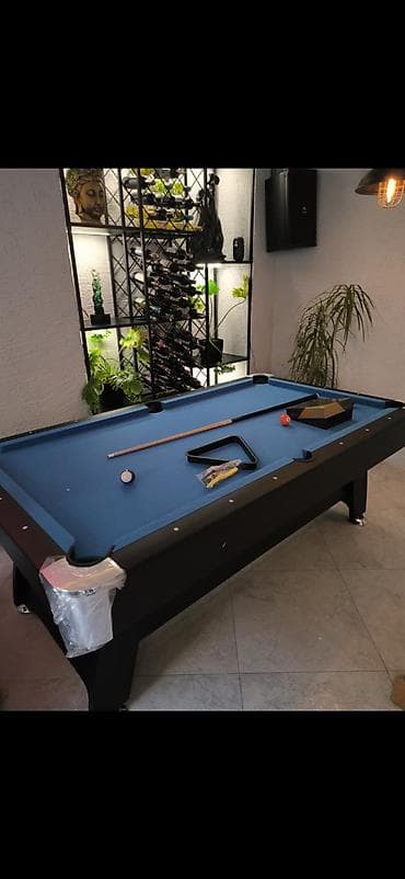 Bilyard. 1880azn. Taxta materialdan . Ölçü 215x120x78. Cızılmayan