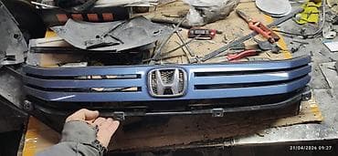 Honda ön radiator barmaqlığı (emblemli) - Model uyğunluğu: Honda — 1