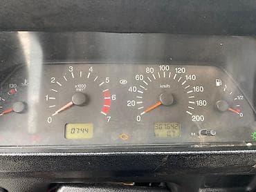 lada vaz niva: Lada Niva (3 qapı, ağ rəng) – off-road üçün klassik və etibarlı SUV — 1