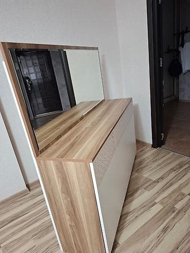 mini skaf: Ayna ilə konsol dəsti - Tərkib: Geniş divar aynası və 3 qapılı konsol — 5