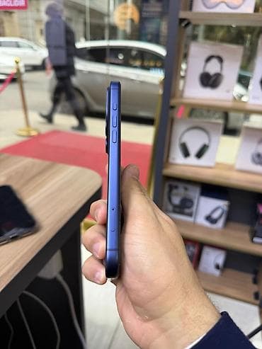 телефон fly 239: IPhone 17 Pro Max, Голубой — 2