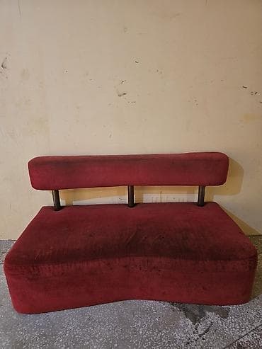 kafe divanlari: Qırmızı rəngli lounge üslubunda oturacaq/divan - Dizayn: Asimmetrik — 2