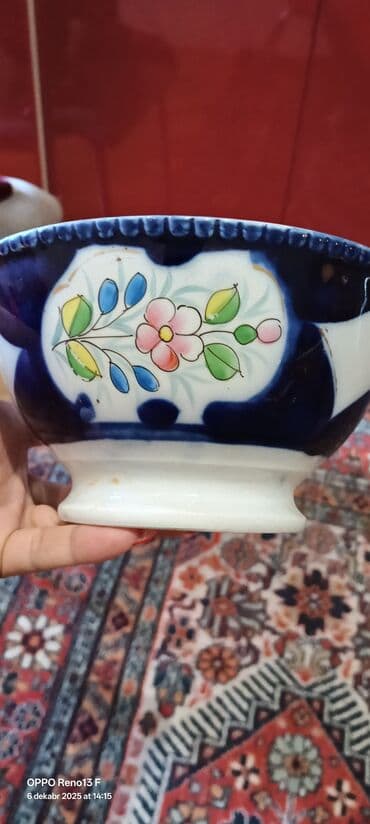 набор ножей: Porselen dekorativ dəst - Tərkib: 1 ədəd iri vaza və 2 ədəd kase — 4