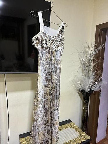 sanel: Butun geyimler yeni kimidi . Hamisi bir ve 2 defe geynilib . Razilasma — 5