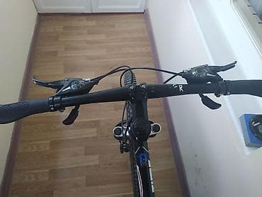summa velosiped: Dağ və şəhər sürüşləri üçün uyğun, sport üslublu velosiped. Əsas — 1