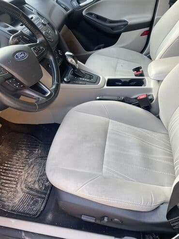 Avtomobil alışı: Ford Focus: 1 l | 2016 il 260 km Sedan — 5