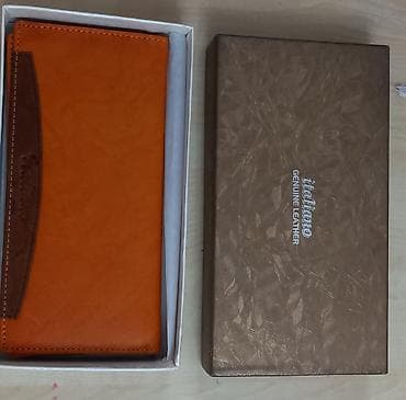 pul kiseleri: Təmiz dəri cüzdan.Hədiyyəlik mal.
Çox keyfiyyətli — 4