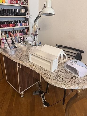 alət rəfi: Manikür masası və avadanlıq dəsti Peşəkar manikür üçün komplekt iş — 1