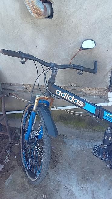 Dağ velosipedi – “adidas” dizaynlı, mavi-qara rəngdə Xüsusiyyətlər: -
