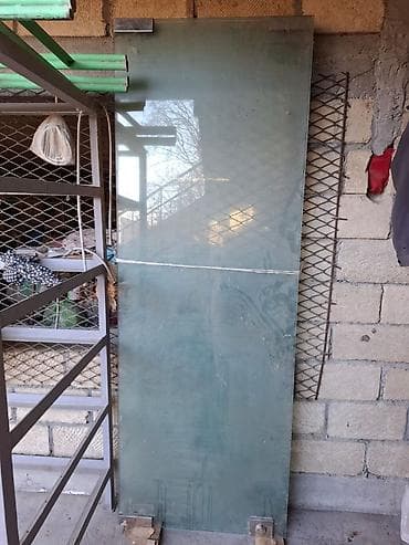 1 kisə sement: Şüşədən tükən qapıları.2 cütdür.Heç bir Heç bir yerində sınıq çatlaq — 8