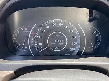 w211 disk teker: Honda CR-V krossover, qara rəngdə, geniş və rahat salonlu modeldir — 8