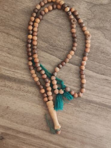 kehraba tesbeh: Təsbeh satılır. 2 ədəddir. 1 ci sekildeki mirvari. Qiyməti 10 manat — 3