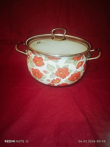 qızıl qabı: - Qızılı-çəhrayı tonlarda, qızıl zolaqlı güllü dizayn - 1 ədəd qrafin — 6