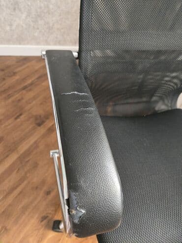 işlənmiş ofis kreslosu: Təkərli, Qolları tənzimlənmir, Süni dəri — 3