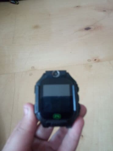 Uşaq GPS ağıllı saatı Xüsusiyyətlər: - Rəng: qara, kvadrat sensor