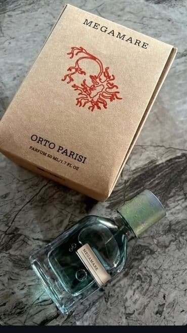 kişi ətiri narkotik: Lüks kişi ətirləri seçimi - Dior Sauvage (Eau de Toilette): Tünd mavi — 7