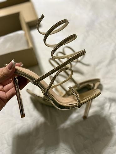 qız ucun ayaqqabı: Hundurdaban ayaqqabı yeni alınıb,geyinilməyib,15 manata satılır — 2