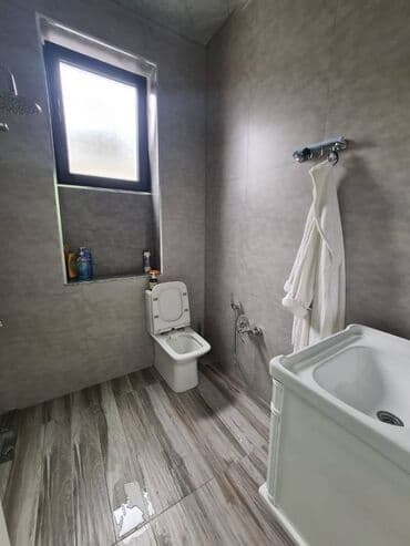 qax ev satisi: 7 otaqlı, 200 kv. m, Yeni təmirli — 30