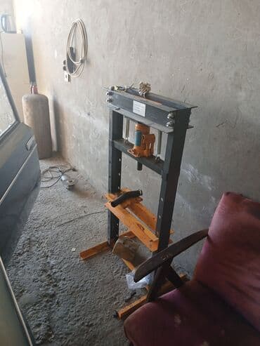 et ucun vitrin soyuducular: Avtoservis üçün avadanlıq dəsti Tərkib: - 2 postlu avtomobil — 3