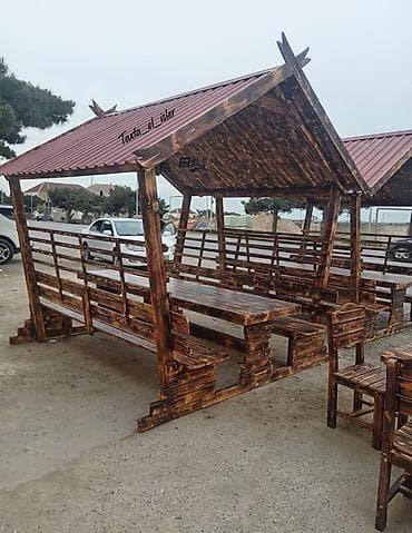 Dördbucaq masa, Açılmayan, Skameykalar ilə, Taxta