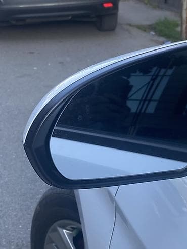 elantra duman: Hyundai Elantra sedan – ağ rəng, son nəsil (facelift) dizayn. Texniki — 9