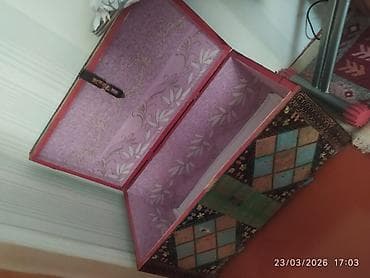 sandık: Taxta sandıq/çemodan – əl işi naxışlı - Material: möhkəm taxta gövdə — 1