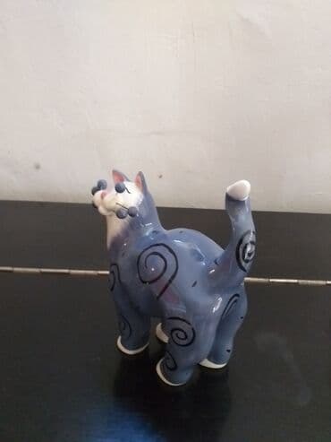 qiz polis sekilleri: Heykəlciklər — 2