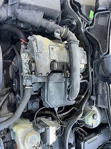 mercedes clk: Mercedes-Benz E-Class W210 sedan - Kuzov: 4 qapılı sedan, qara rəng - — 4